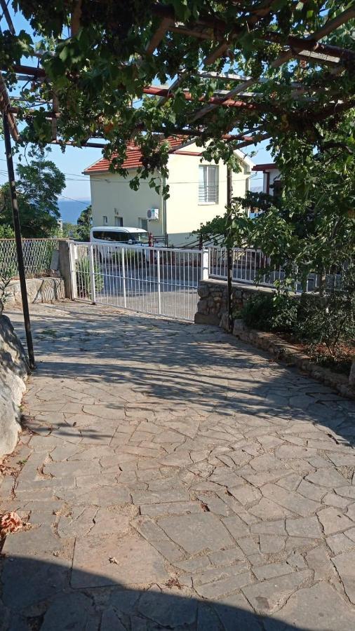 Apartments Happy Day Karlobag Exterior foto